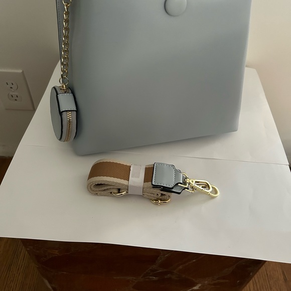 Hip shoulder bag with bonus coin wallet - Picture 8 of 10